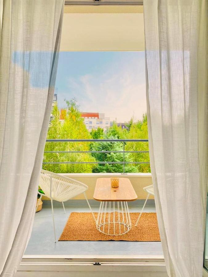 Appartement T2 Très Charmant à Cergy Le Haut à seulement 3 min à pied de la gare !! PARKING PRIVE Extérieur photo
