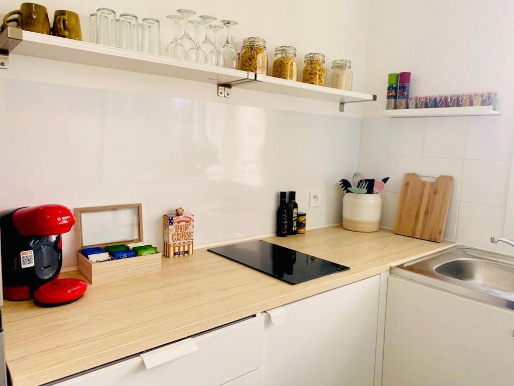Appartement T2 Très Charmant à Cergy Le Haut à seulement 3 min à pied de la gare !! PARKING PRIVE Extérieur photo